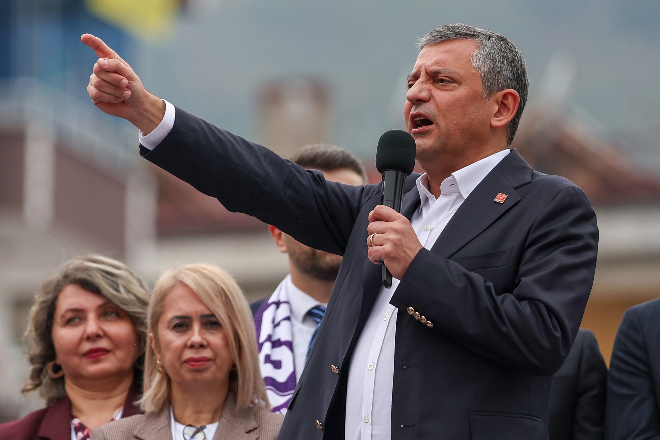 Özgür Özel: “Hükümetin Başı, Fındık Üreticisine ‘Al Ananı Da Git’