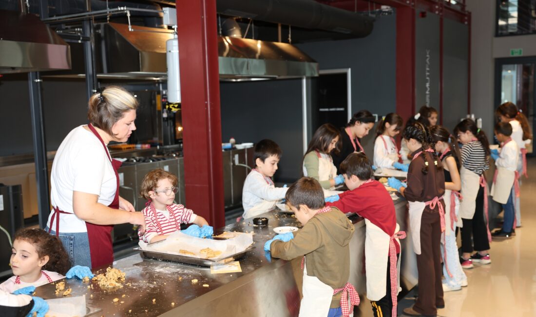 Nilüfer’de Ara Tatil Pancar Deposu’nda Renklendi Nilüfer Belediyesi’nin düzenlediği “Çocuklar