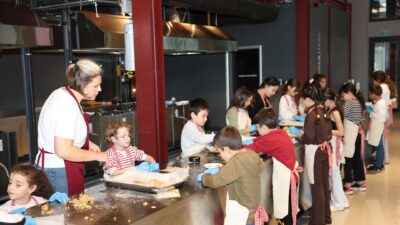 Nilüfer’de Ara Tatil Pancar Deposu’nda Renklendi Nilüfer Belediyesi’nin düzenlediği “Çocuklar