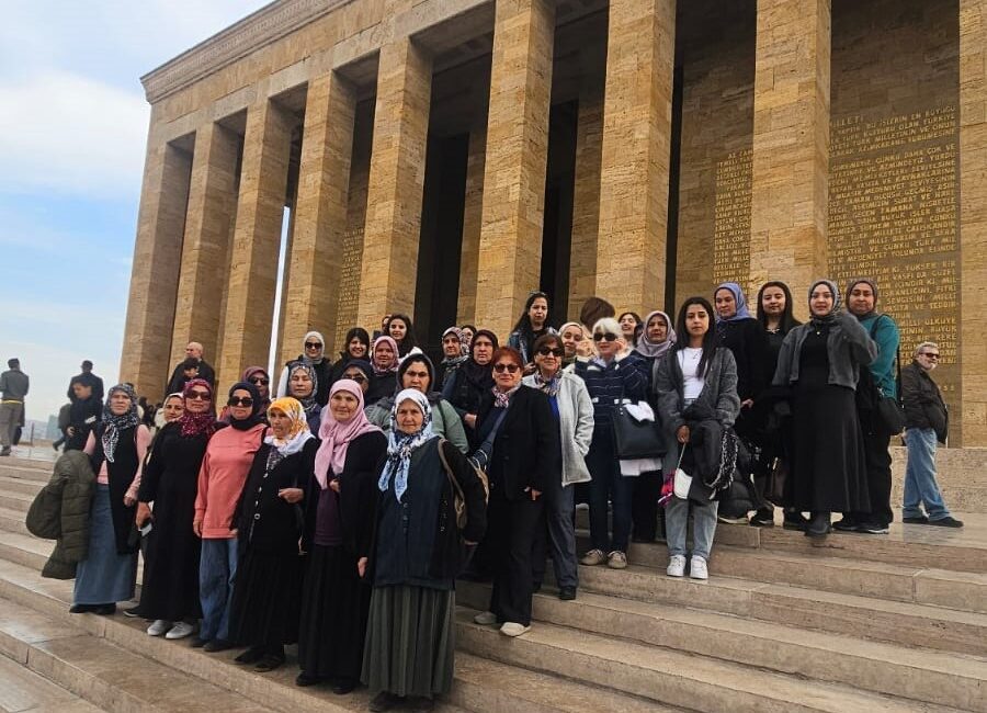 Denizlili Üreten Kadınlar Ata’nın Huzurunda Denizli Büyükşehir’den Anıtkabir’e anlamlı yolculuk.