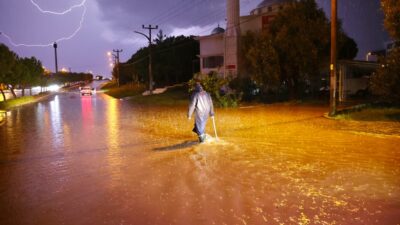 Çeşme'de 28 Kasım günü öğle saatlerinden itibaren etkili olan olağanüstü