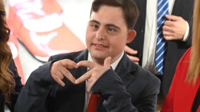 Down Sendromlu Fotoğraf Sanatçısı Volkan Niyazi Madaslı’dan Anlamlı Sergi: “Masumiyetin