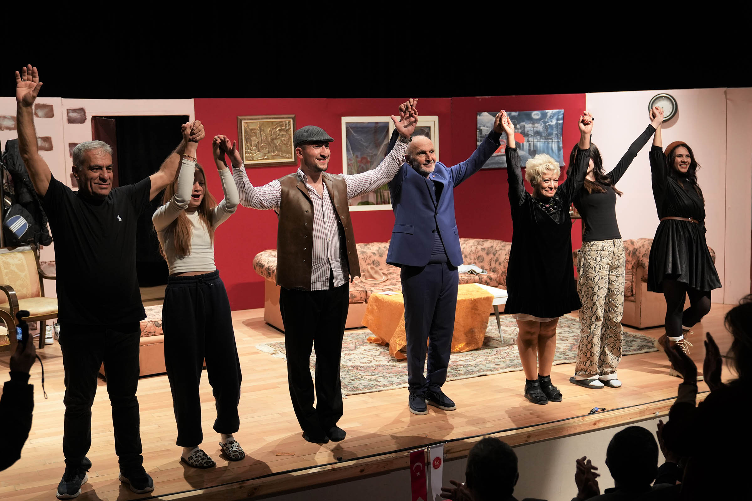 Babam Geri Döndü Tiyatro Oyunu Keçiören’de Büyük İlgi Gördü Keçiören