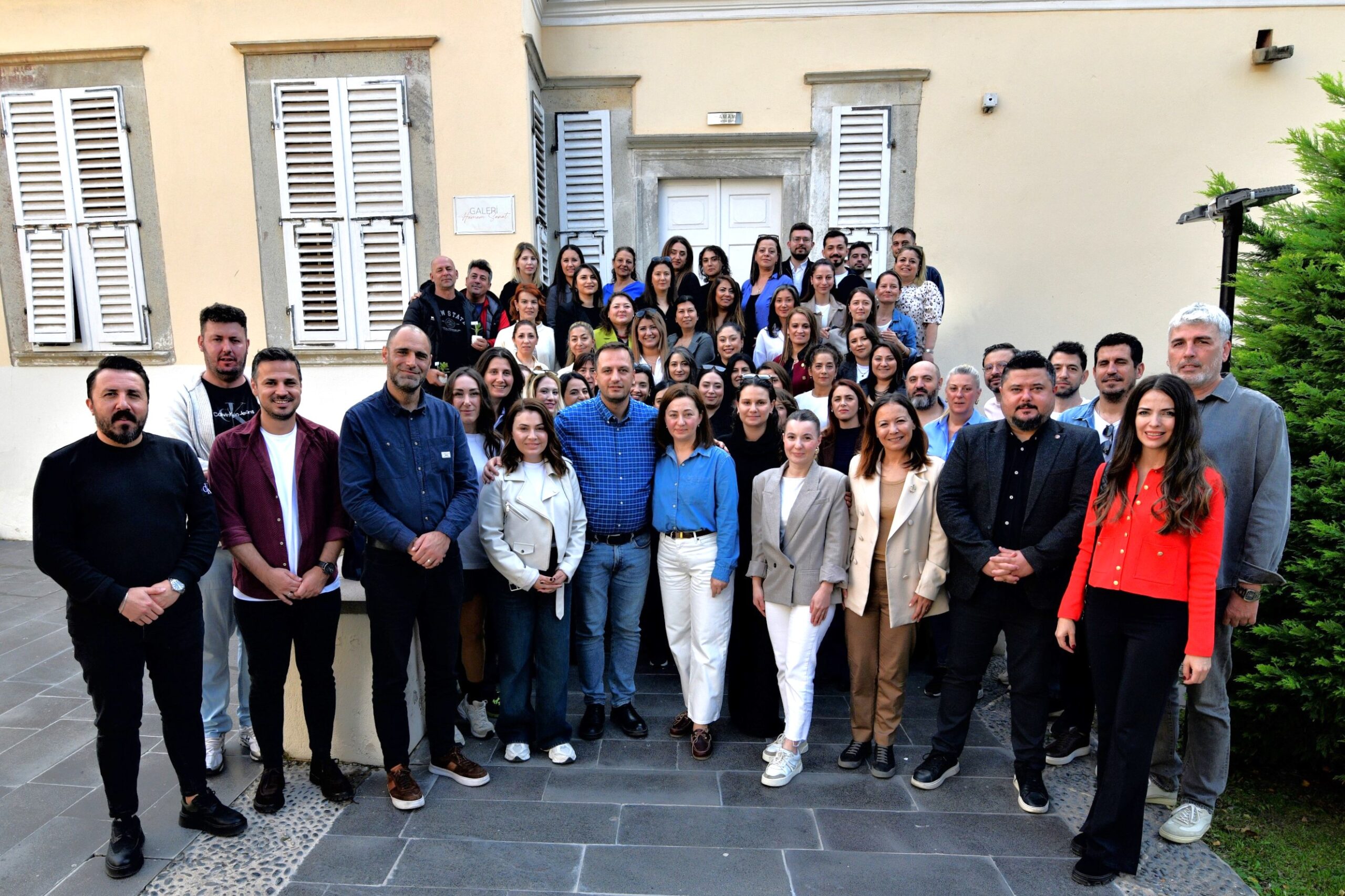 Bornova Belediyesi, 24 Kasım Öğretmenler Günü’nü Dramalılar Köşkü’ndedüzenlediği kahvaltı programıyla