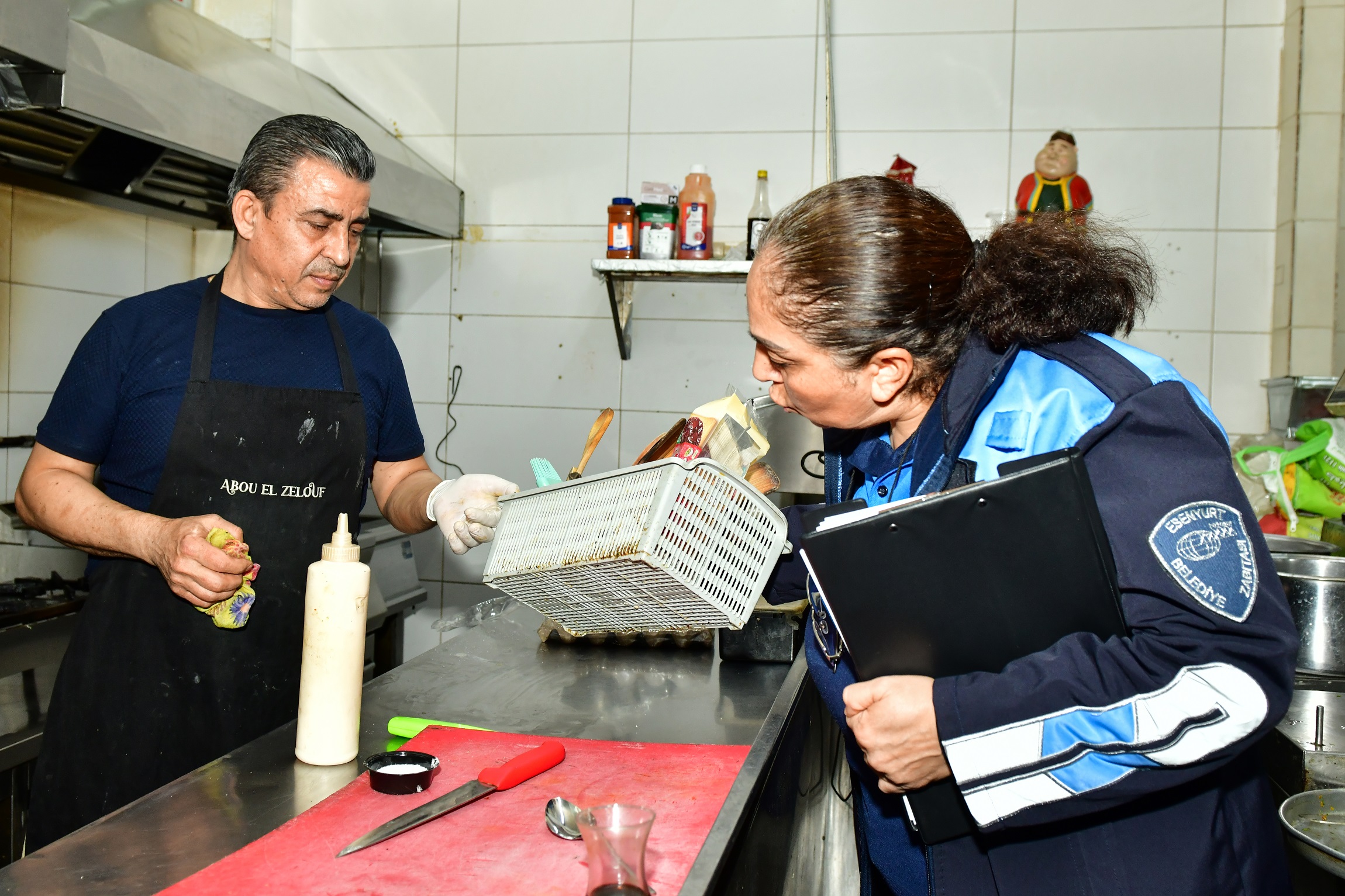 Esenyurt’ta Hijyen Alarmı: Sağlıksız Koşullarda Üretim Yapan Restorana En Üst