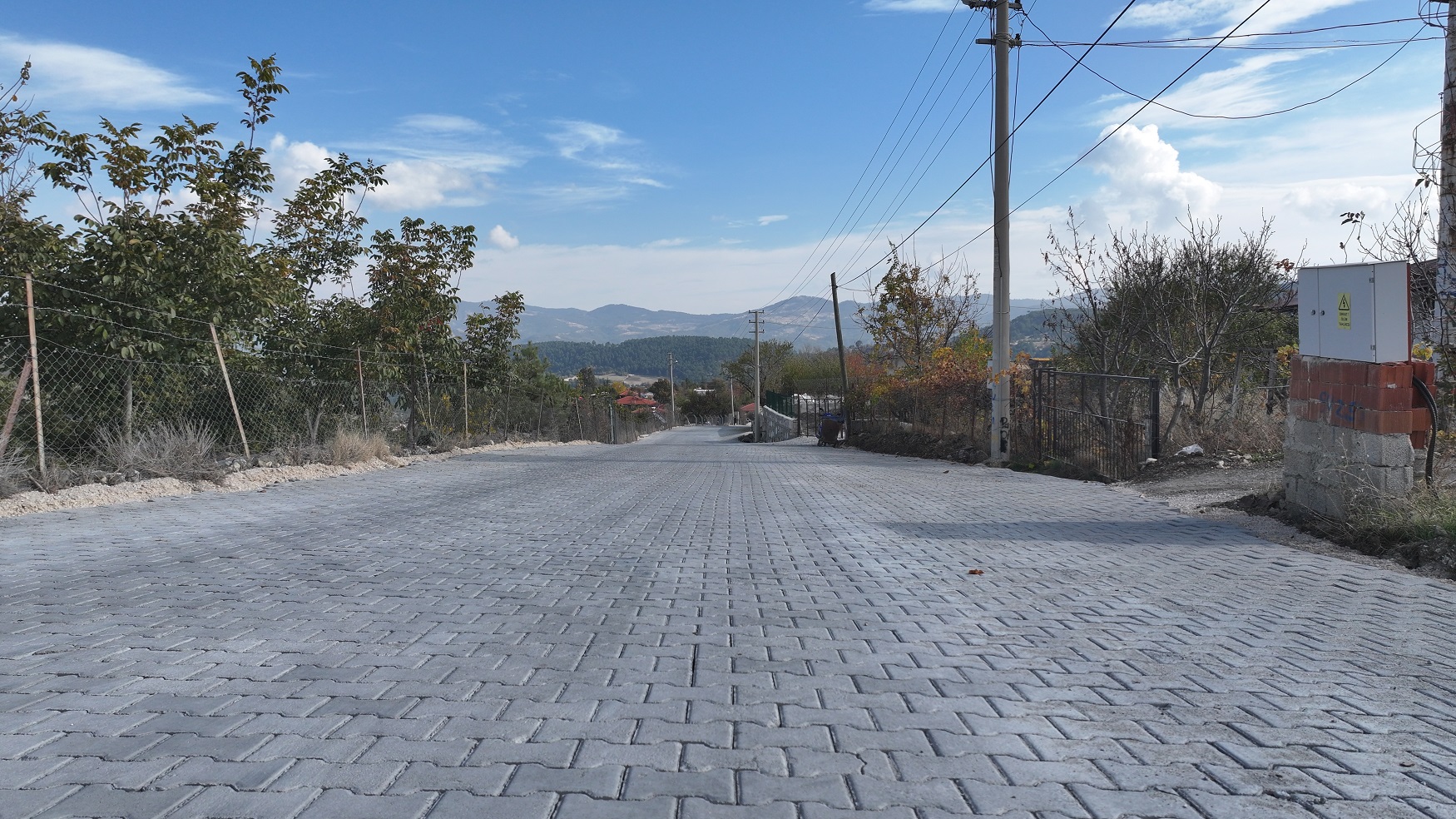 Denizli Büyükşehir’den Cumhuriyet Ve Kocapınar Mahallelerine Kilit Parke Hamlesi Denizli