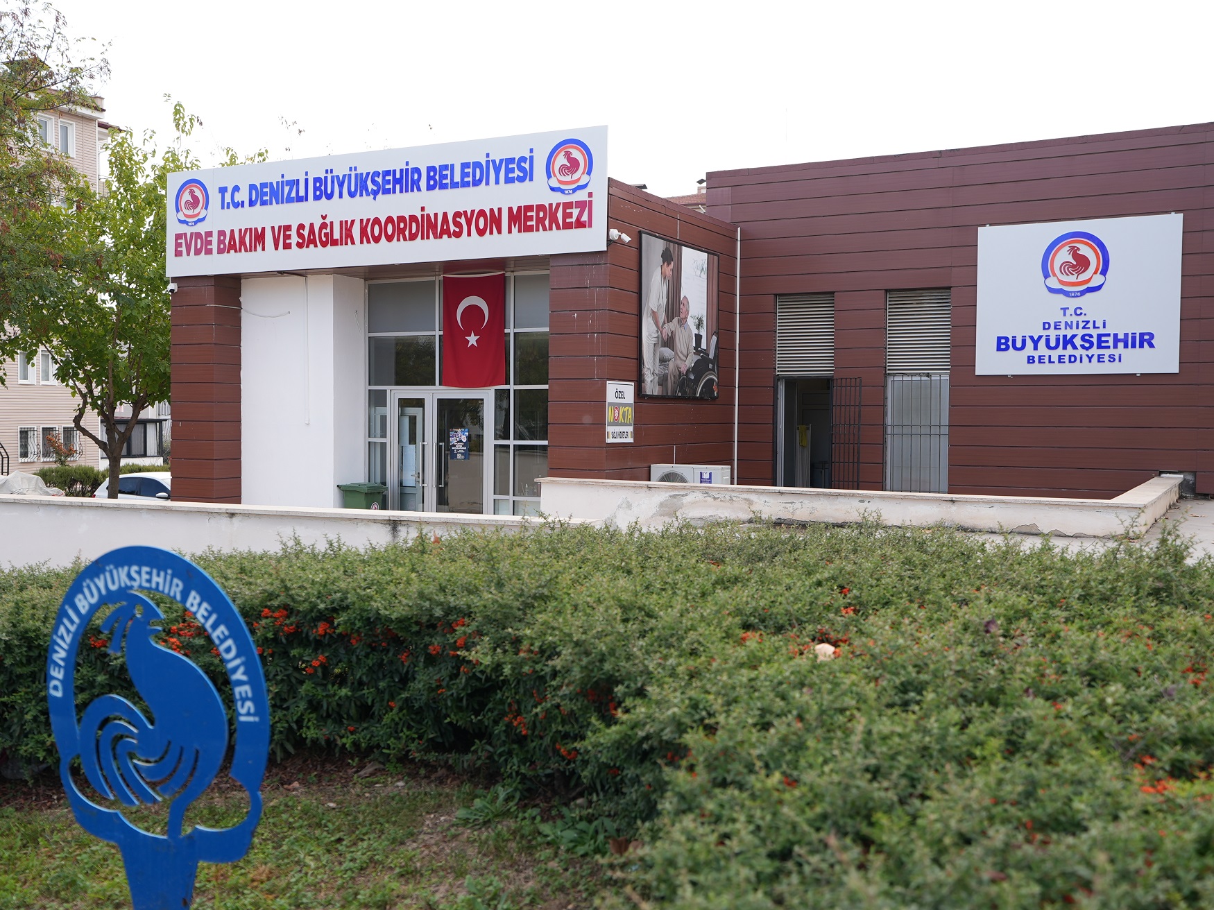 Denizli Büyükşehir Belediyesi Evde Bakım ve Sağlık Merkezi’nin yaşlı, engelli