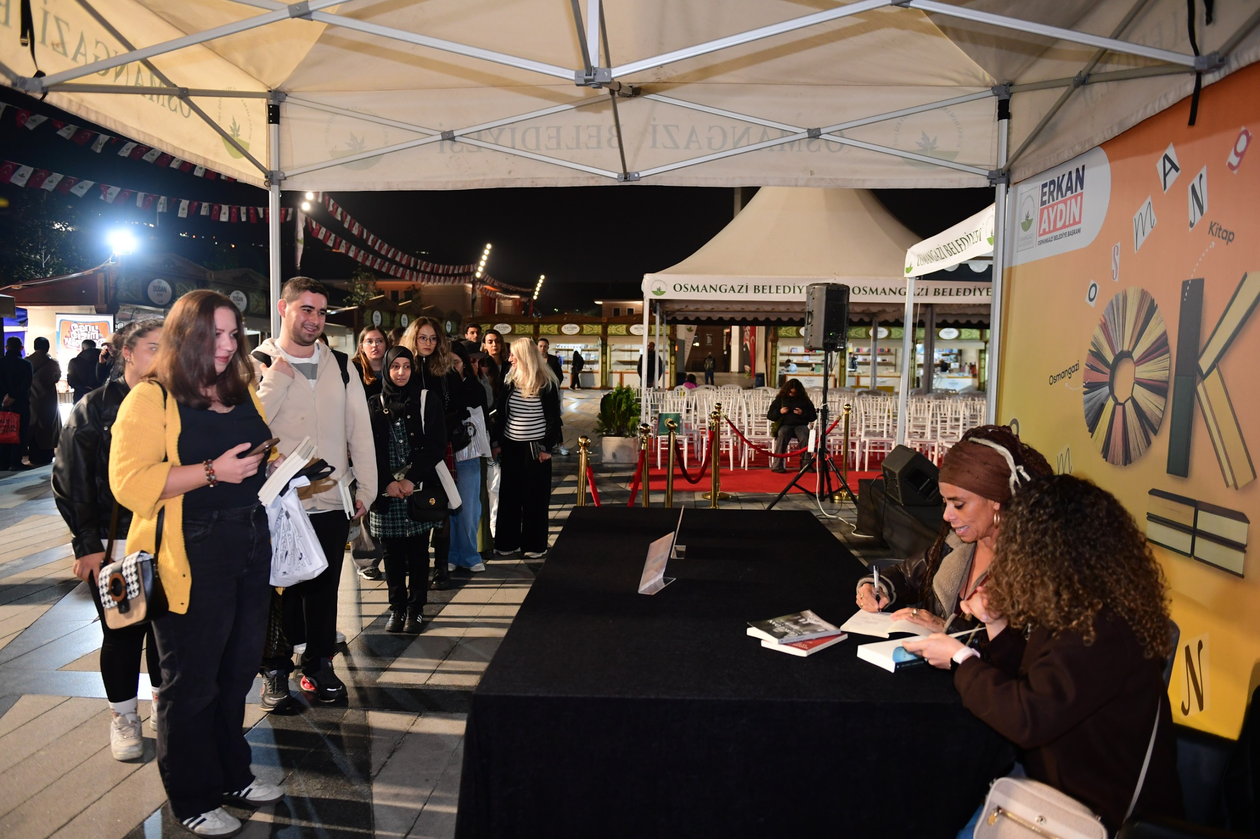 Osmangazi Kitap Fuarı Tüm Hızıyla Devam Ediyor Bu yıl kapılarını
