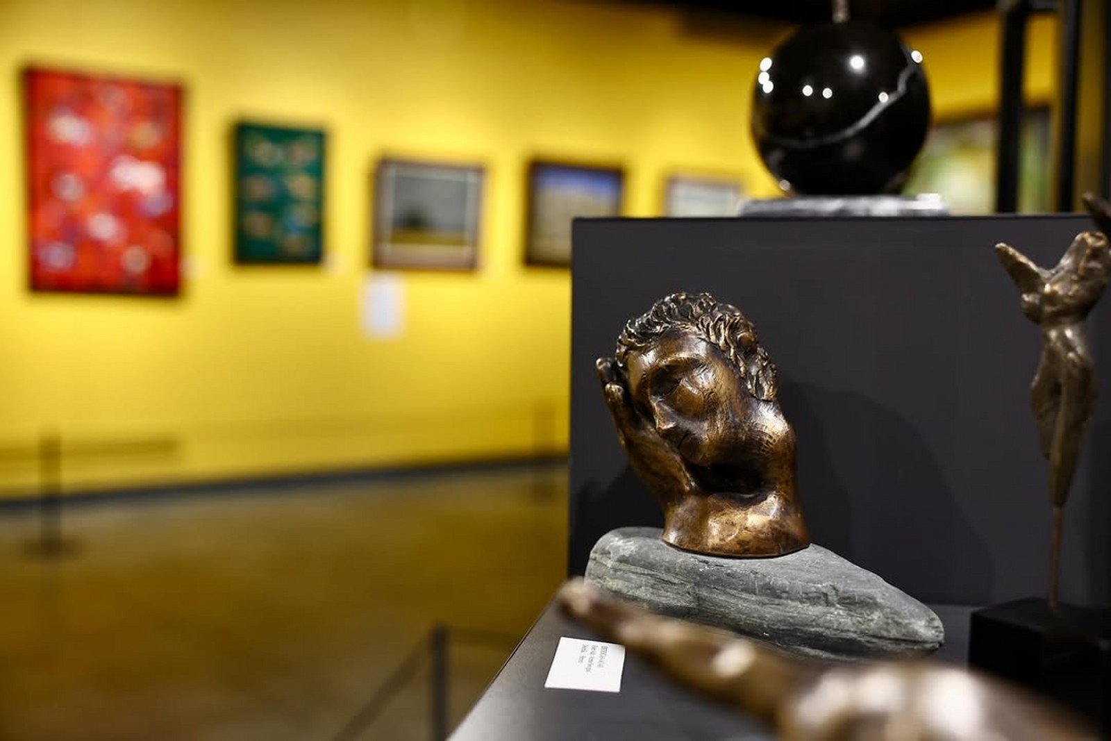 Eyüpsultan’da “Sonsuzluk ve Ötesi” sergisi sanatseverlerle buluştu Eyüpsultan Belediyesi’nin kültür-sanat