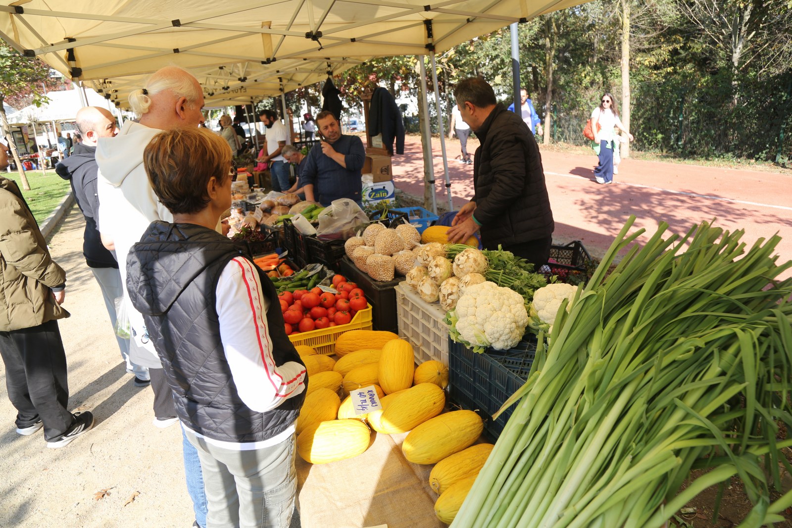 Eyüpsultan Belediyesi, sosyal belediyecilik anlayışıyla hem üreticiyi hem de yerel