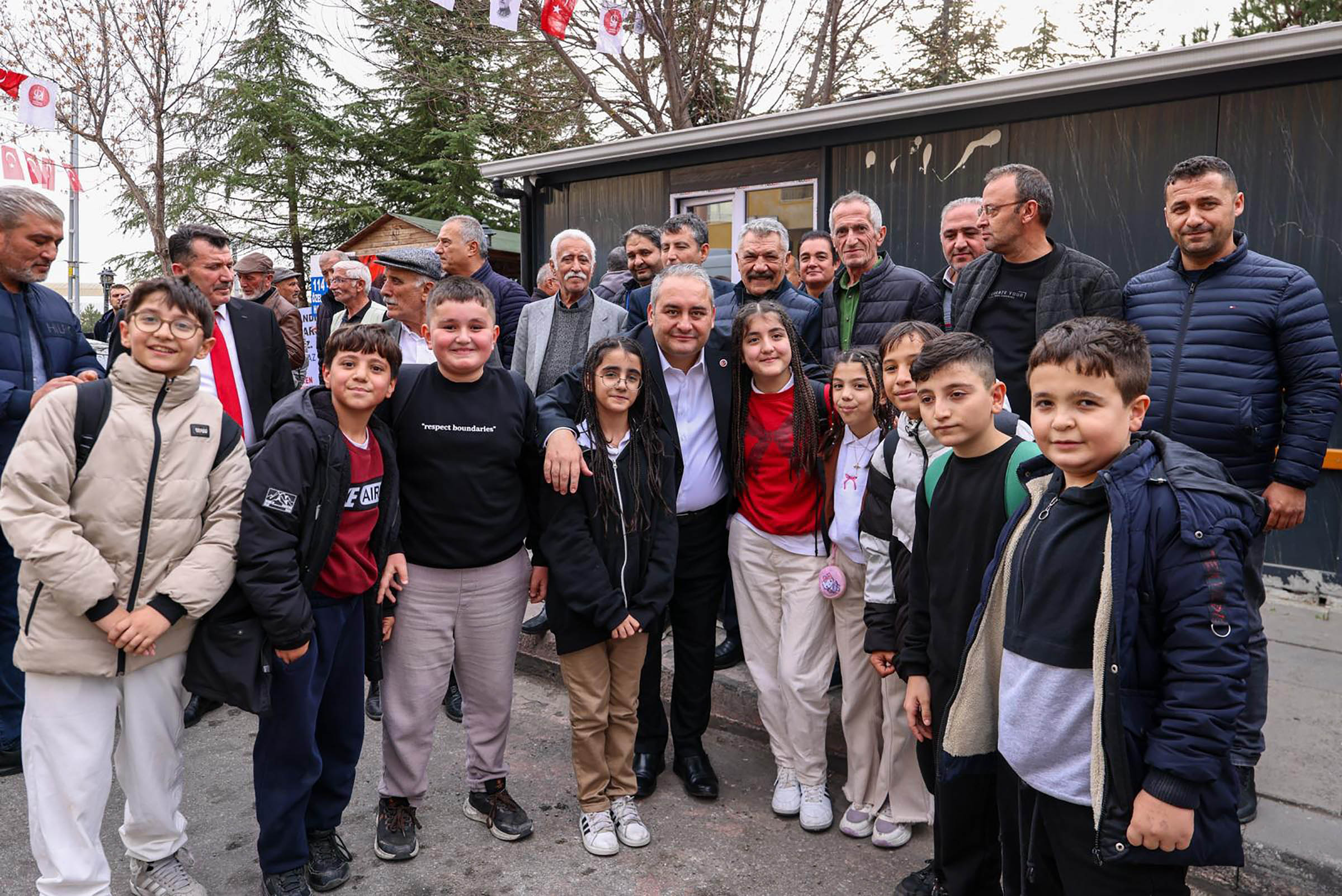 Mesut Özarslan’dan Yeşiltepe Mahallesi Özel Halk Otobüsü Şoförlerine Ziyaret Keçiören