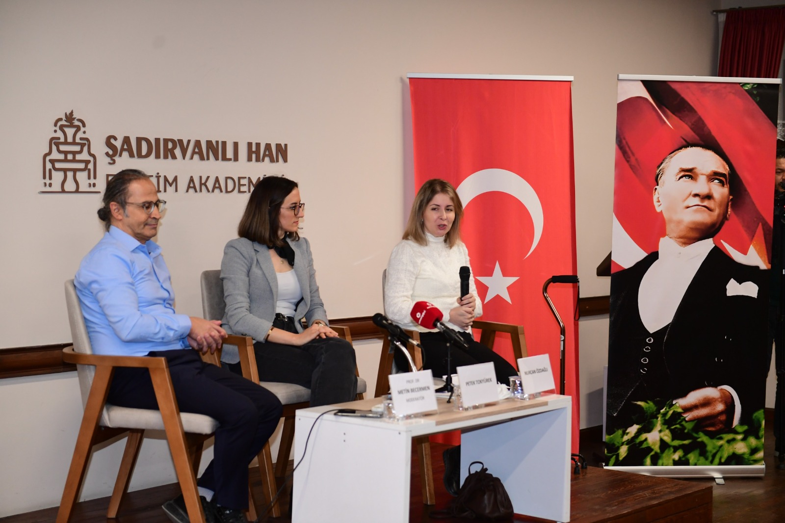 Osmangazi’de 7’den 70’e Felsefe Yolculuğu Başladı Osmangazi Belediyesi, felsefenin her