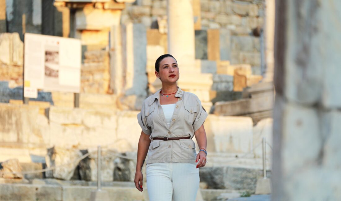 Efes Alt Kapı Otoparkı Tahliye Edildi Efes Alt Kapı Otoparkı Tahliye Edildi Efes Selçuk Belediye Başkanı