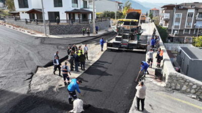 T.C. Pamukkale Belediyesi, ilçe genelindeki yol seferberliğini aralıksız sürdürüyor. Gökpınar