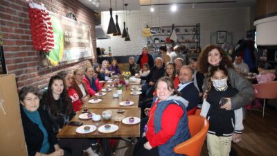 İzmit Belediyesi'nin Kocaeli Çölyak PKU Yaşam Derneği iş birliğiyle düzenlediği