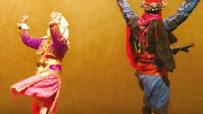 Yunusemre Belediyesi, geleneksel kültürü yaşatmak amacıyla Halk Oyunları Kursu düzenliyor.