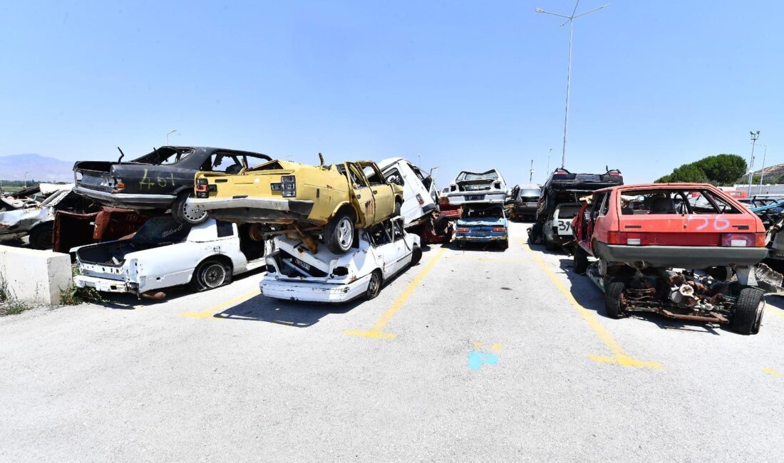 Hurda Araçlar Ekonomiye Kazandırılıyor Türkiye’de ilk kez İzmir Büyükşehir Belediyesi