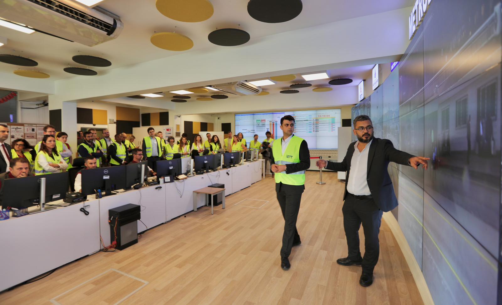 İETT, dünya da toplu ulaşım alanının en büyük üst yapısı