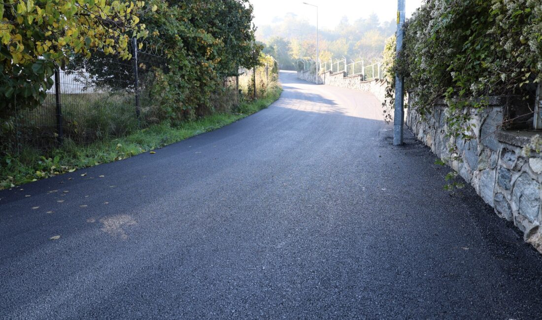 Osmangazi Belediyesi Çalışıyor Yollar Güzelleşiyor Osmangazi Belediyesi Çalışıyor Yollar Güzelleşiyor Osmangazi Belediyesi, gerçekleştirdiği yol yapım