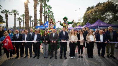 İzmir Büyükşehir Belediye Başkanı Dr. Cemil Tugay, İzmir Büyükşehir Belediyesi'nin