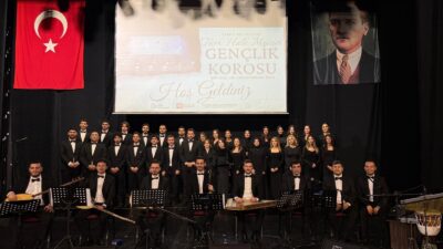 İzmit Belediyesi THM Gençlik Korosu’ndan Muhteşem Konser İzmit Belediyesi Türk