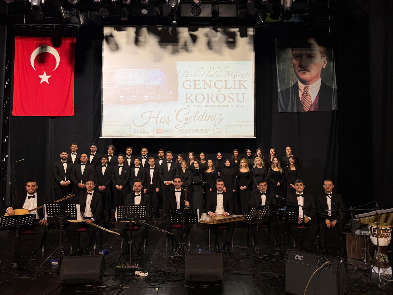 İzmit Belediyesi THM Gençlik Korosu’ndan Muhteşem Konser İzmit Belediyesi Türk