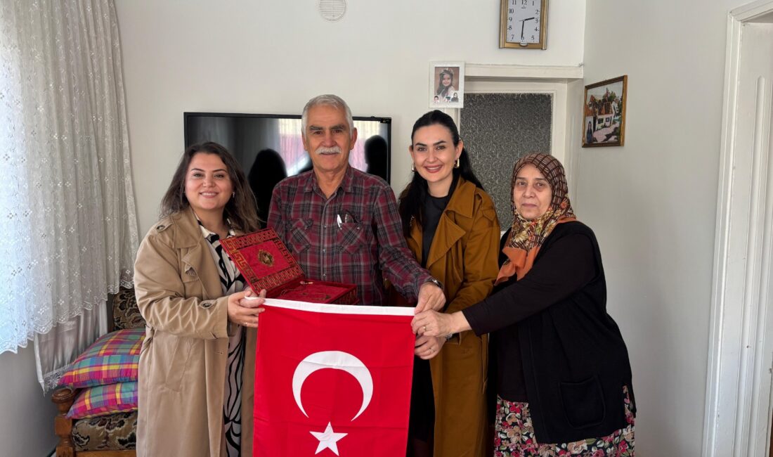 İzmit Belediyesi, Derince’de yaşayan Kıbrıs Gazilerini ziyaret ederek minnet ve