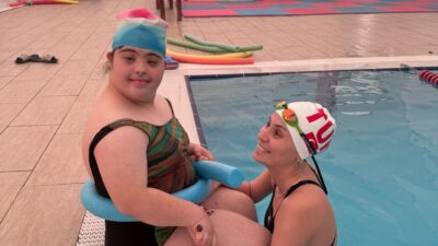 İzmit Belediyesinin başlattığı “Engelsiz Kulaçlar” projesi, 110 özel gereksinimli bireyin