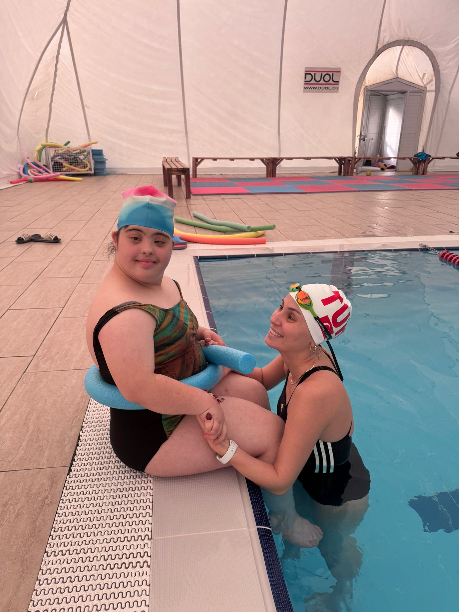 İzmit Belediyesinin başlattığı “Engelsiz Kulaçlar” projesi, 110 özel gereksinimli bireyin