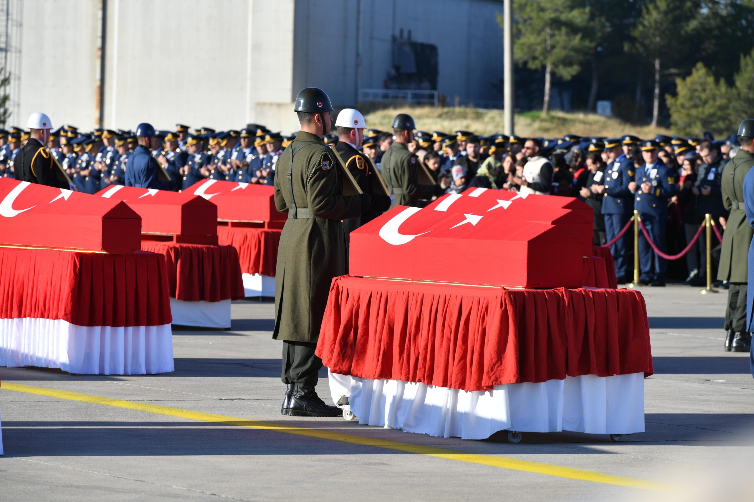 Kahramankazan Belediye Başkanı Selim Çırpanoğlu, uçak kazasında şehit olan 20