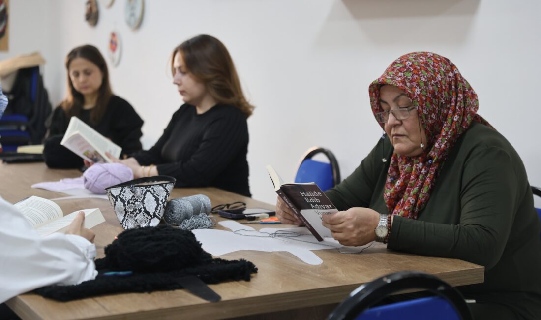 Nevşehir Belediyesi Kursiyerlerine Kitap Okuma