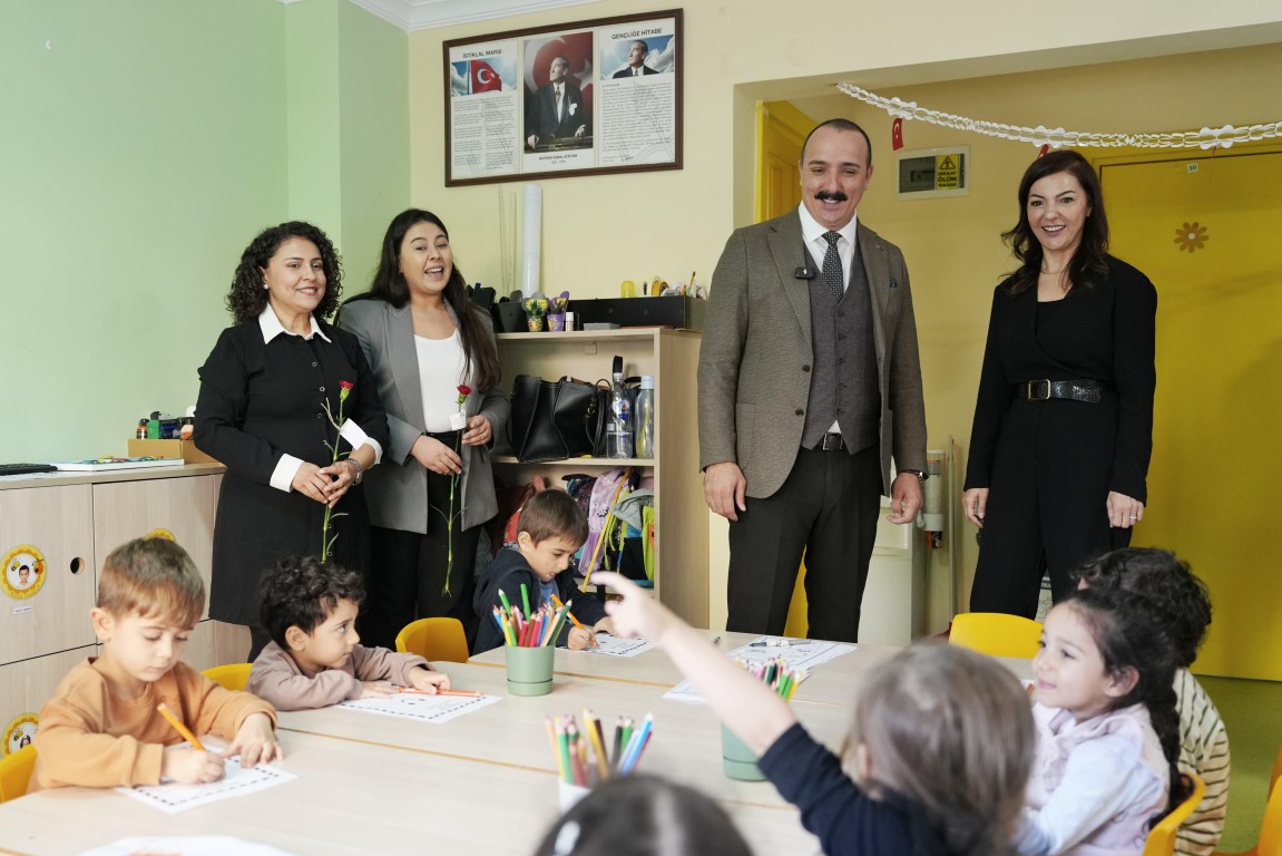 Konyaaltı Belediye Başkanı Cem Kotan, 24 Kasım Öğretmenler Günü dolayısıyla