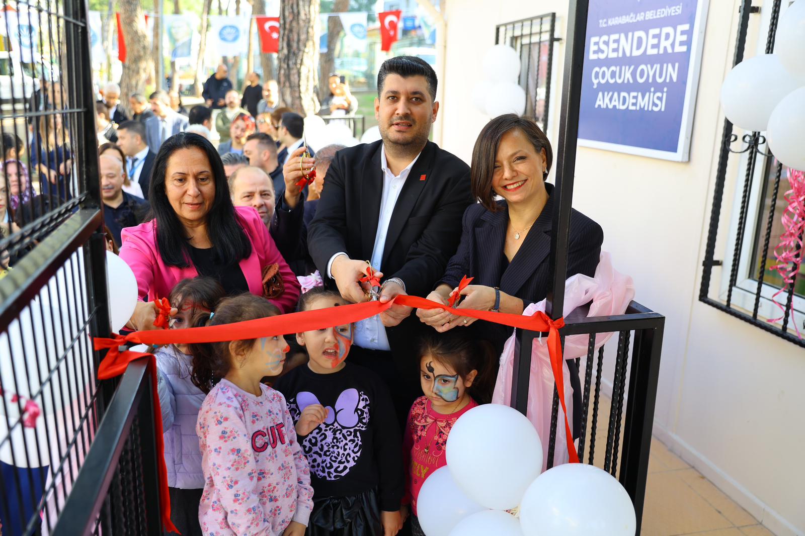 Karabağlar’da Söz Çocuklarda Kadınlara ve çocuklara yönelik hizmetleriyle fark yaratan