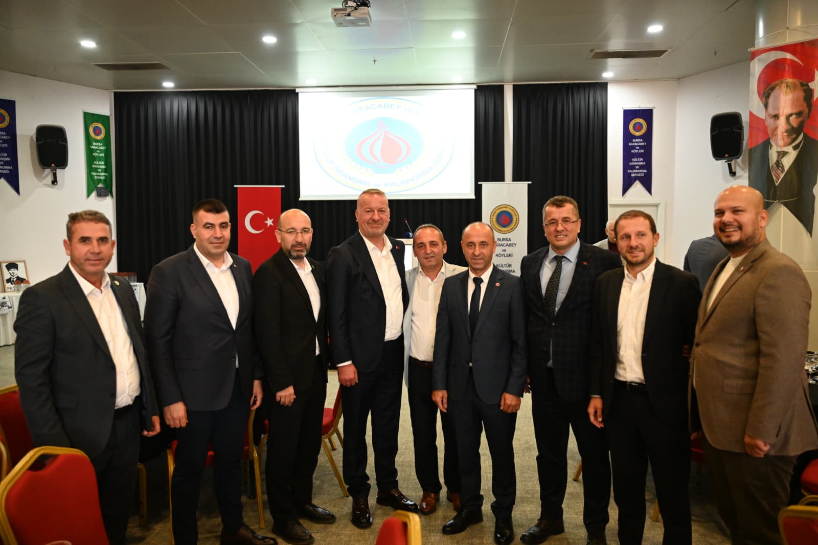 Bursa Karacabeyliler Derneği’nin hafta sonu düzenlediği yoğun katılımlı kahvaltı programında