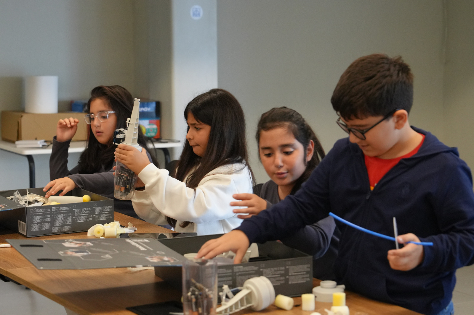 Kartal Belediyesi’nin çocuklara; bilim, mühendislik ve teknoloji alanlarında yenilikçi deneyimler