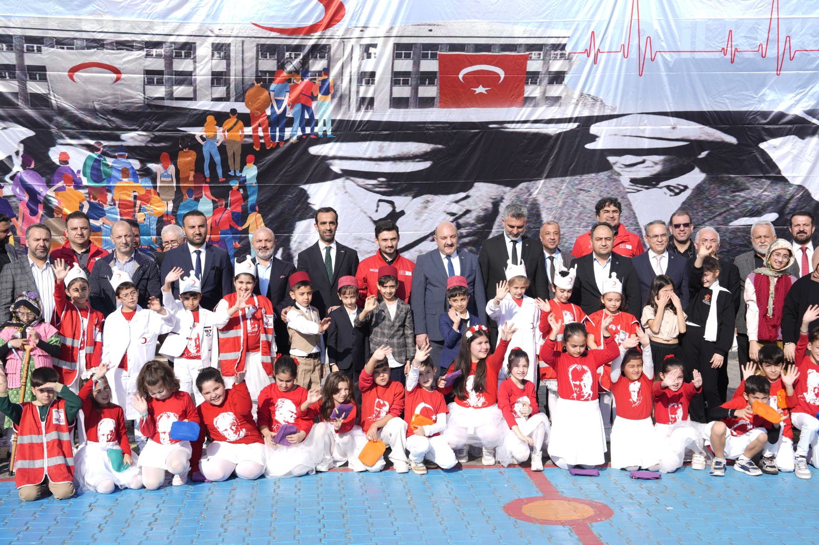 Kartal’da ‘Kızılay Haftası’ Öğrenci Etkinliği ile Kutlandı Kartal’da Kızılay Haftası,