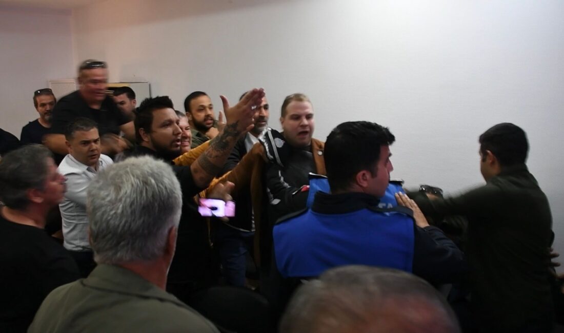 Kuşadası Belediyesi Meclisinde İYİ Parti Provokasyonu: “Burası Halkın Meclisidir Provokasyonlara