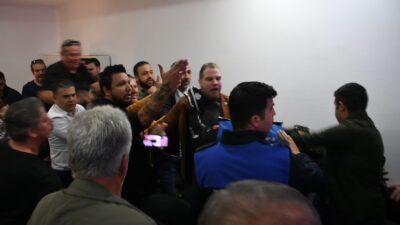 Kuşadası Belediyesi Meclisinde İYİ Parti Provokasyonu: “Burası Halkın Meclisidir Provokasyonlara