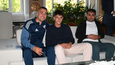 Kemer Belediyespor Bir Futbolcuyu Daha Transfer Etti Kemer Belediye Başkanı