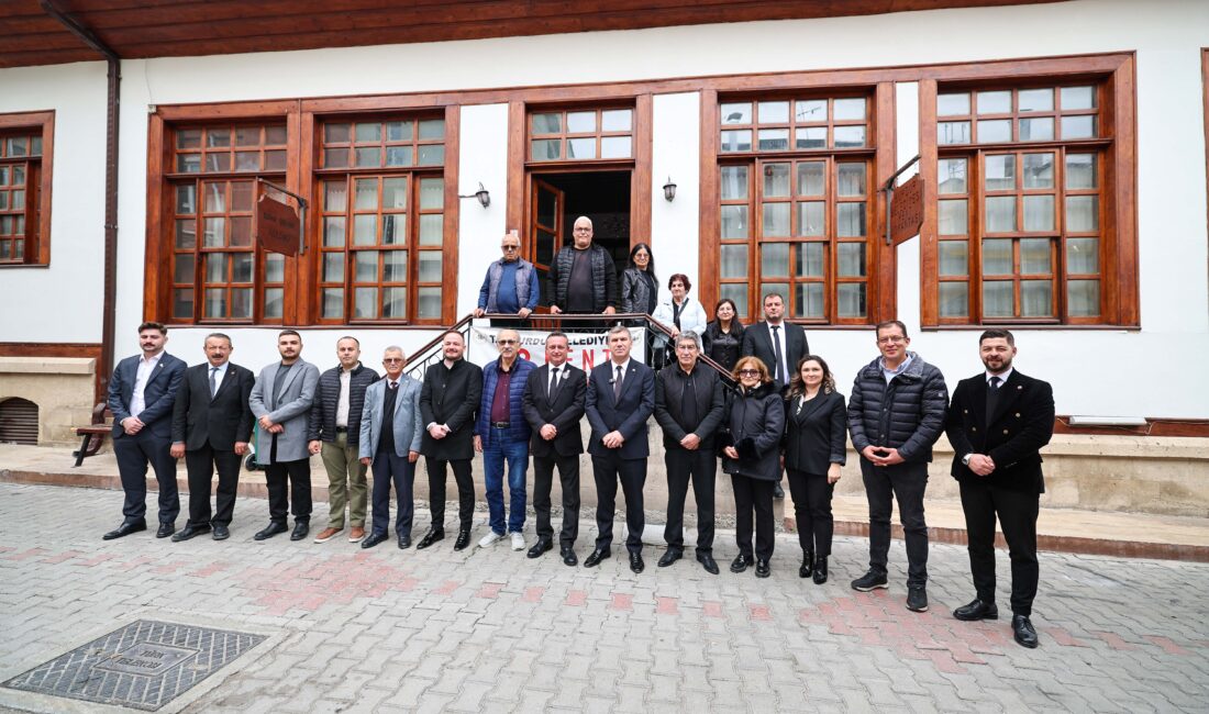 Burdur Belediyesi Kent Lokantası’nda Bugün Verilen Öğle Yemeği Ücretsiz Sunuldu