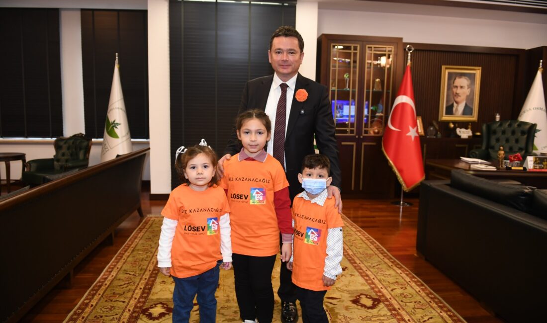 LÖSEV Bursa’dan Başkan Erkan Aydın’a Ziyaret Lösemili Çocuklar Vakfı (LÖSEV) Bursa temsilciliği yetkilileri ile tedavi süreçlerini