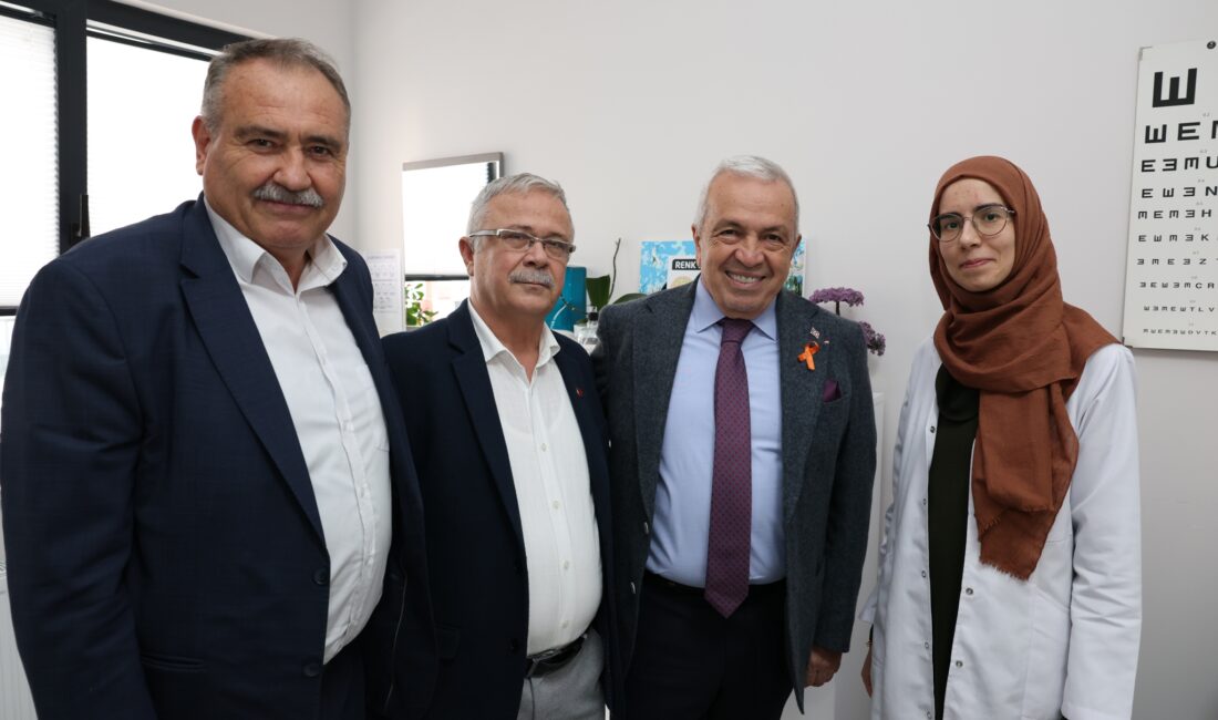 Şadi Özdemir: “Sorunları Yerinde Görüyor, Adil Çözümler Üretiyoruz” Başkan Şadi Özdemir, vatandaşların sorun ve taleplerini mahallesinde dinledi.