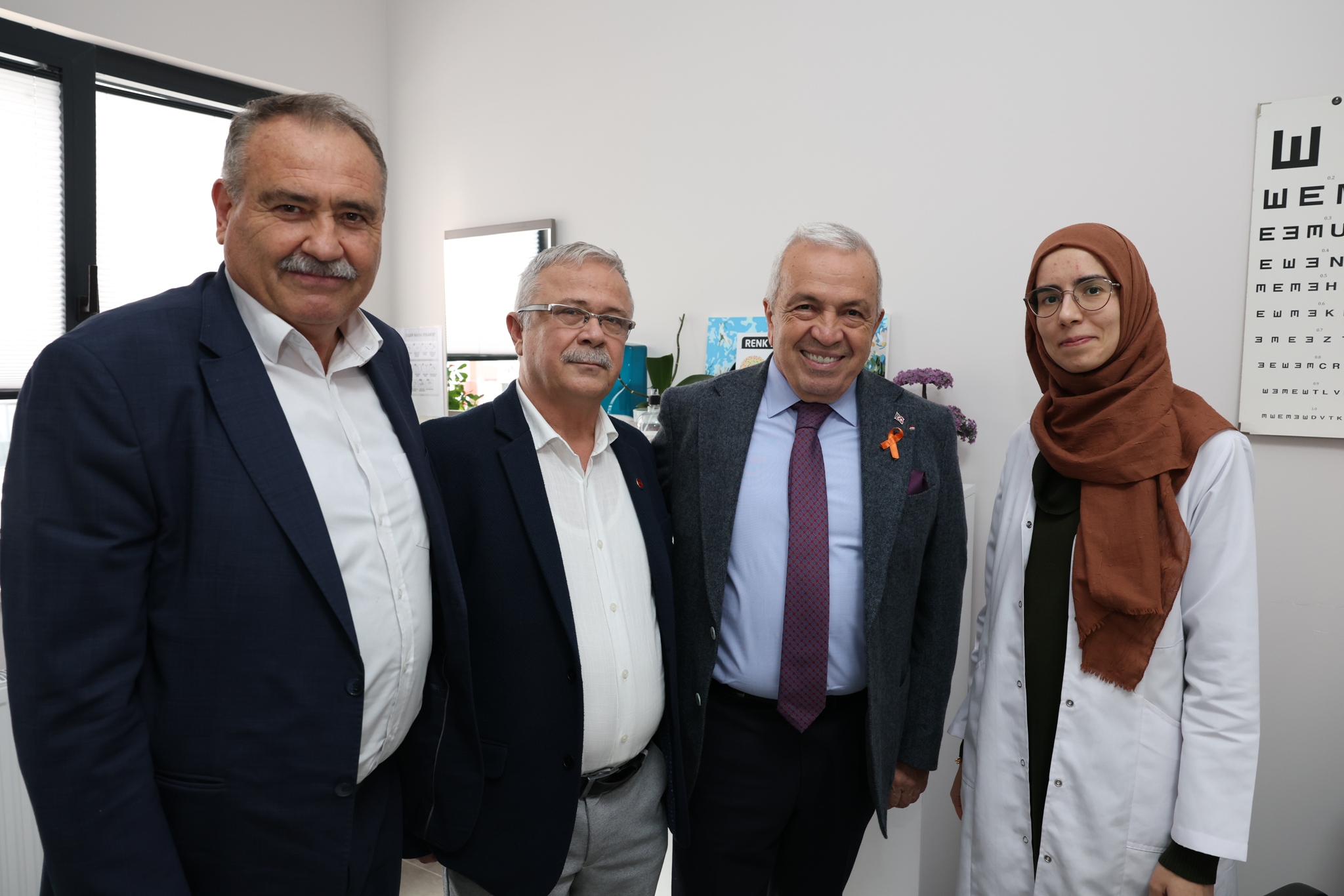 Başkan Şadi Özdemir, vatandaşların sorun ve taleplerini mahallesinde dinledi.