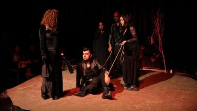 Merkezefendi Belediyesi Kent Tiyatrosu, 5-7-12-13-14-19-21-26-28 Kasım tarihlerinde sahne alacak. Kasım