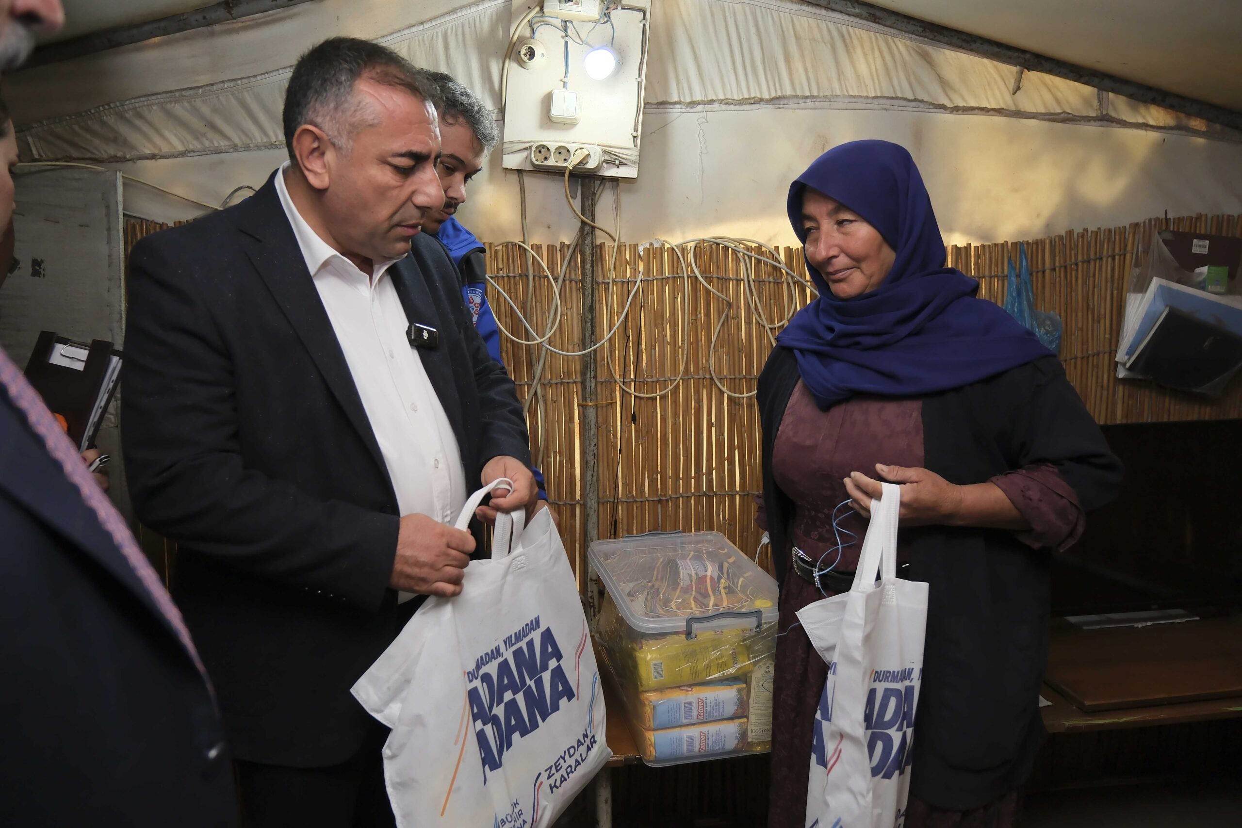 Mevsimlik Tarım İşçileriyle Dayanışma Güngör Geçer çadırlarda çadırlarda kalan vatandaşları