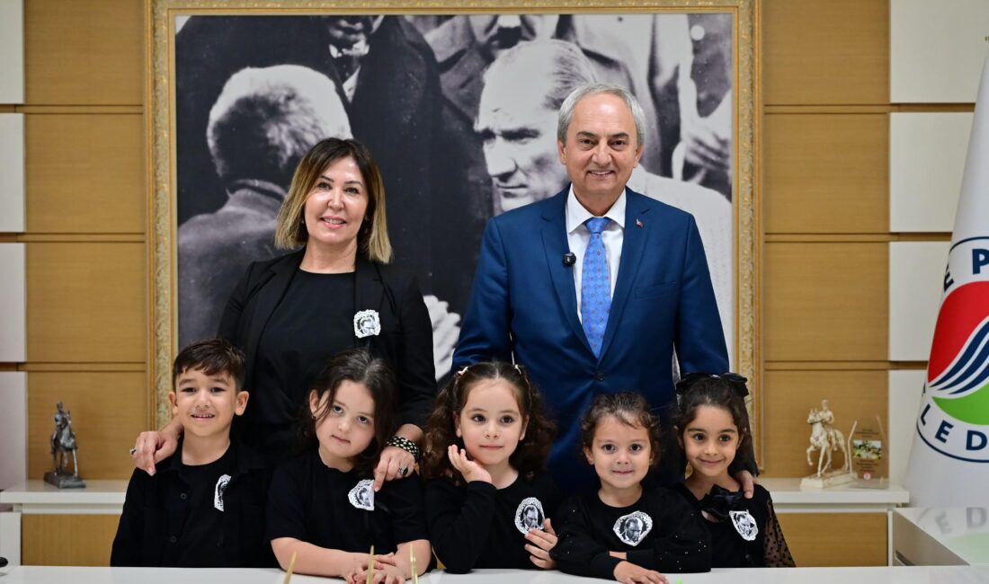 Kepez’de Minik Öğrenciler Sordu, Başkan Mesut Kocagöz Atatürk’ü Anlattı Kepez