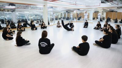 Osmangazi’de yaşayan her yaştan bireye ücretsiz eğitim kapıları açan Osmangazi