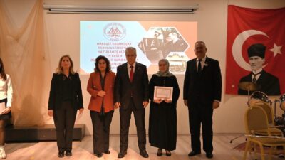 Kuşadası’nda ‘24 Kasım Öğretmenler Günü’ düzenlenen çeşitli etkinliklerle kutlandı. Atatürk