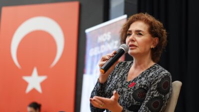 Bakırköy Belediyesi'nin her Cuma İspirtohane Kültür Merkezi'nde düzenlediği "Bakırköy Muhabbeti"