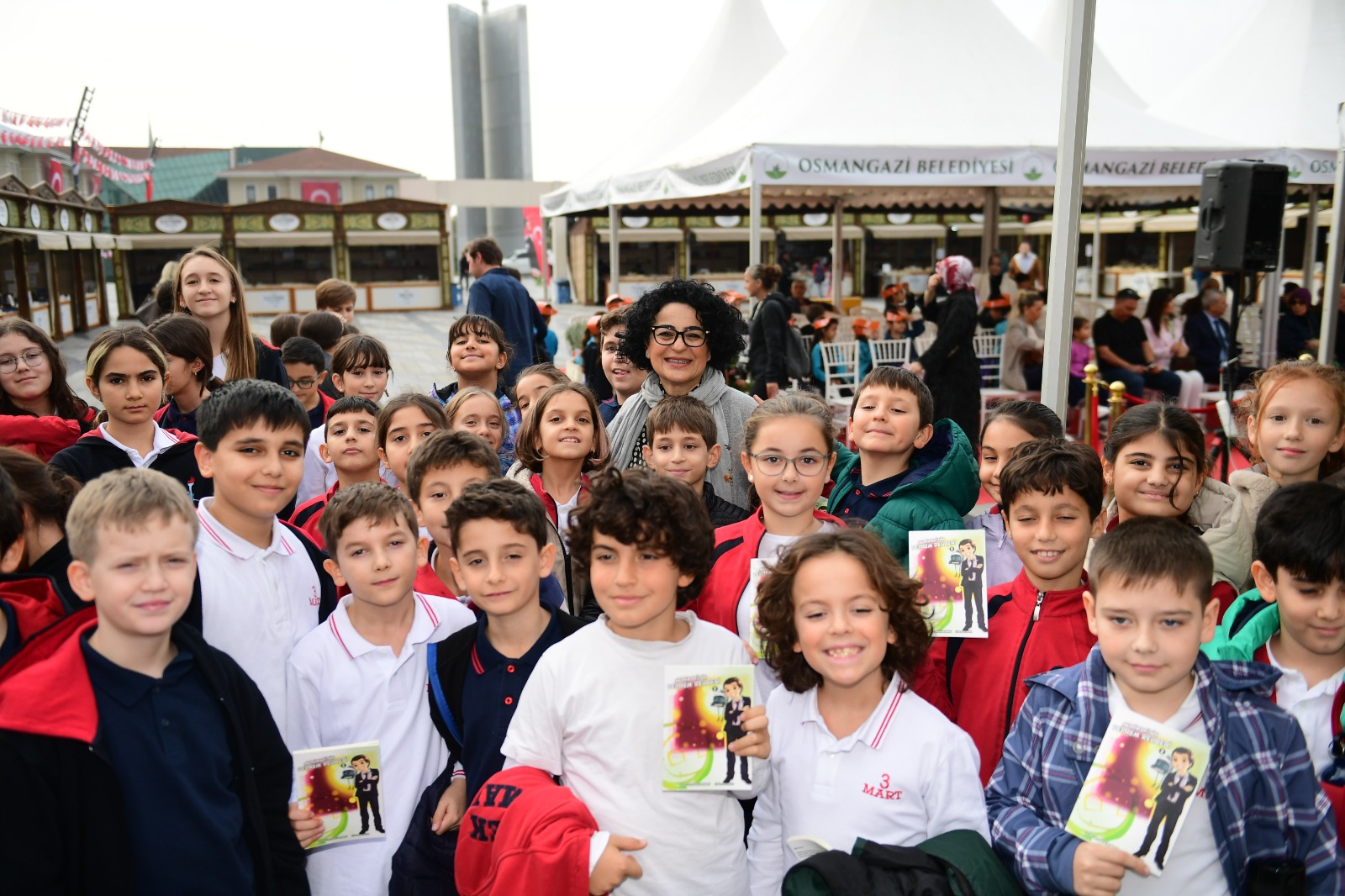 Osmangazi Kitap Fuarı Zengin İçeriğiyle Sürüyor.